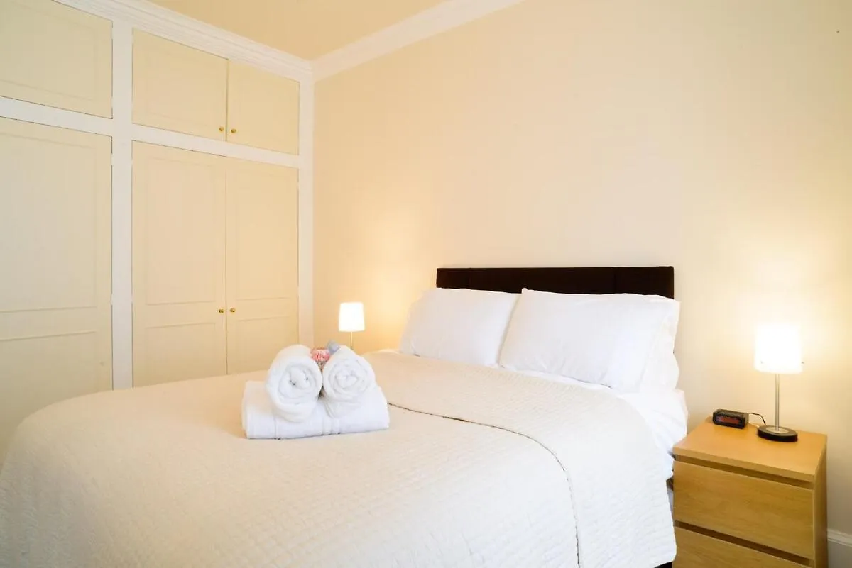 Beautiful Georgian 2 Bedroom Flat Edinburgh Lejlighed