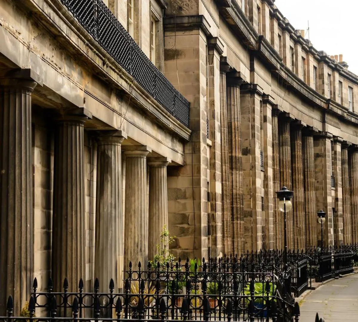 Beautiful Georgian 2 Bedroom Flat Edinburgh