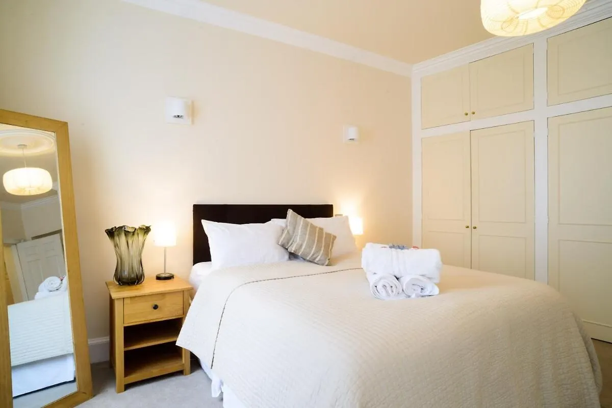 Beautiful Georgian 2 Bedroom Flat Edinburgh