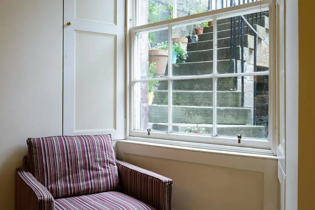 Beautiful Georgian 2 Bedroom Flat Edinburgh 0*,  Storbritannien